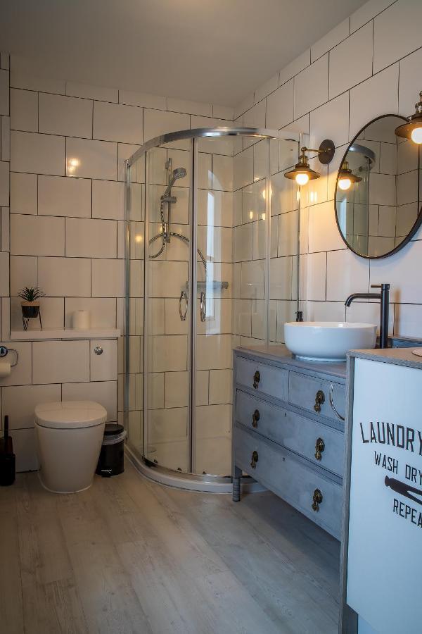 Great Glen Way Canal Side Apartment Inverness Eksteriør bilde